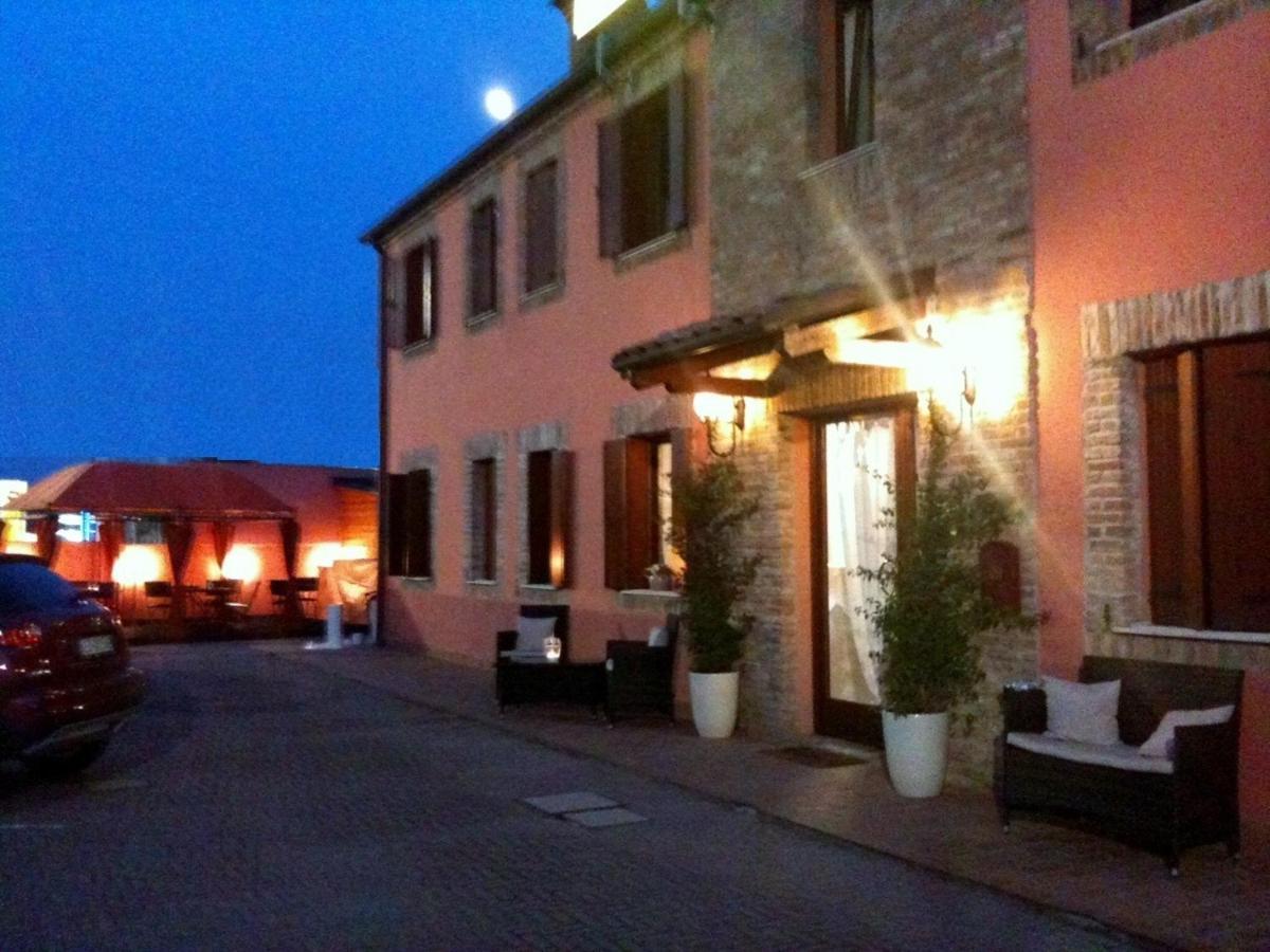 Hotel Le Corti Pitstop Φεράρα Εξωτερικό φωτογραφία