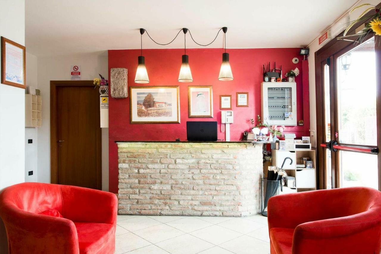 Hotel Le Corti Pitstop Φεράρα Εξωτερικό φωτογραφία